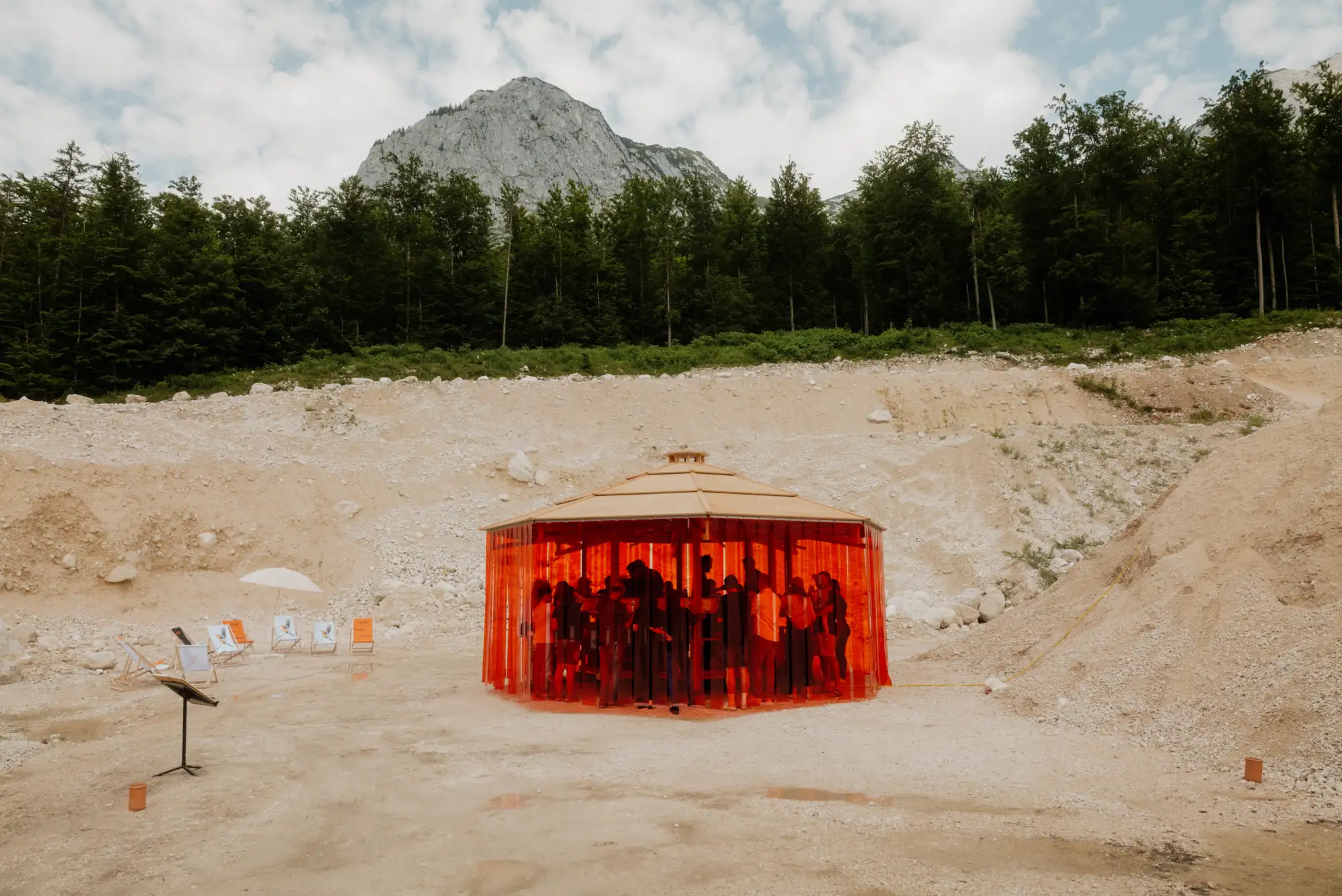 Würstelstand in Grube